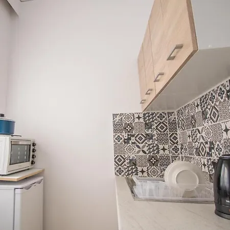 Jaune Apartment